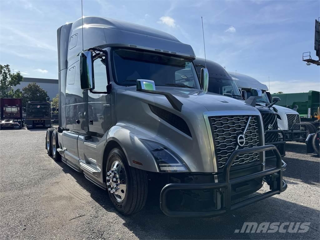 Volvo VNL64T760 Trekkers