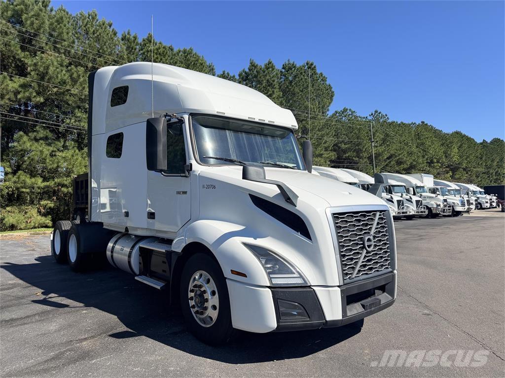 Volvo VNL64T760 Trekkers