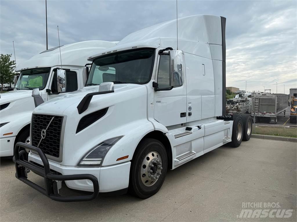 Volvo VNL64T760 Trekkers