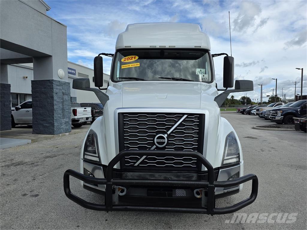 Volvo VNL64T760 Trekkers