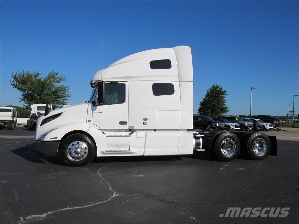 Volvo VNL64T760 Trekkers