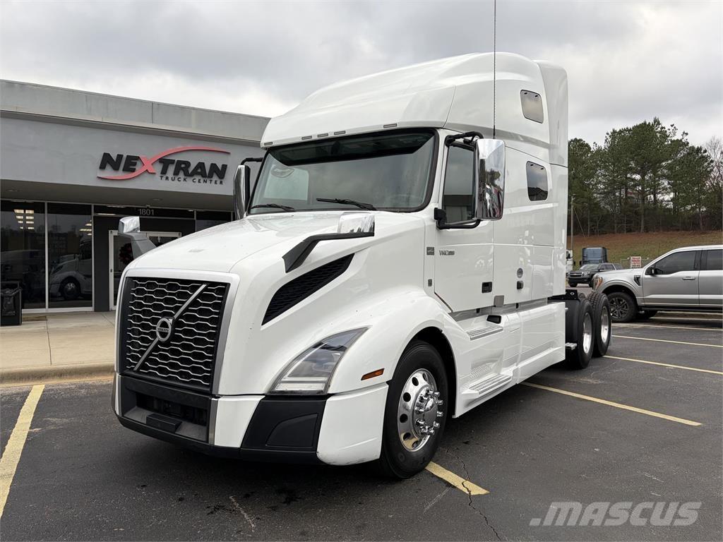 Volvo VNL64T760 Trekkers