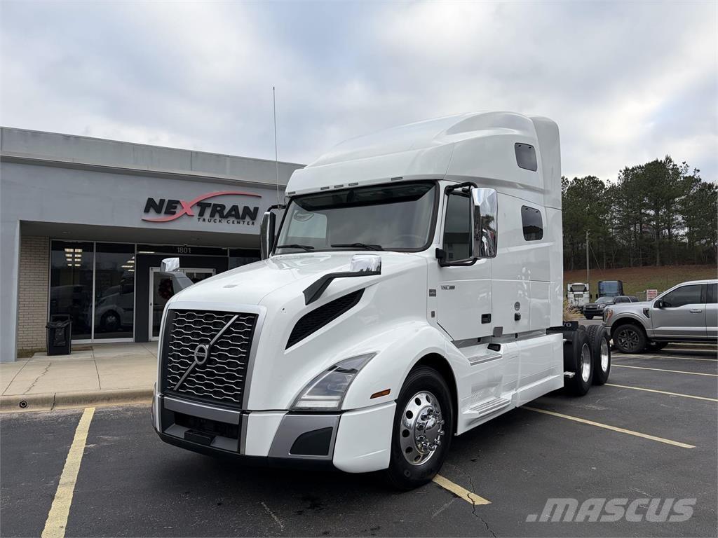 Volvo VNL64T760 Trekkers