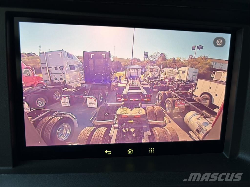 Volvo VNL64T860 Trekkers