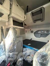 Volvo VNL64T860 Trekkers