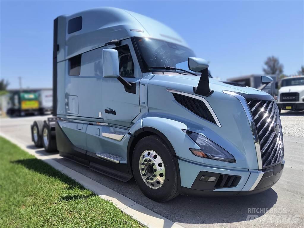 Volvo VNL64T860 Trekkers