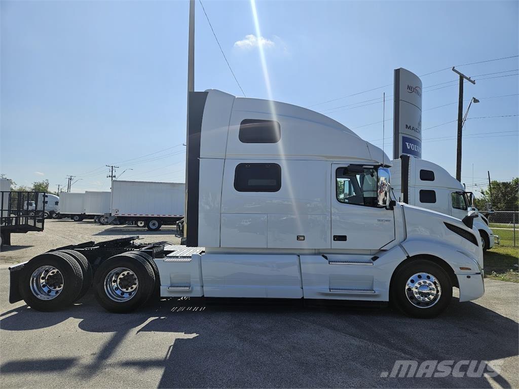 Volvo VNL64T860 Trekkers