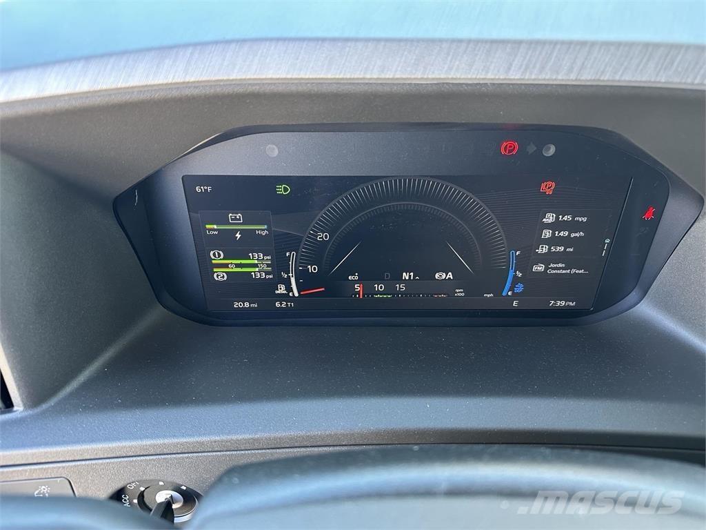 Volvo VNL64T860 Trekkers