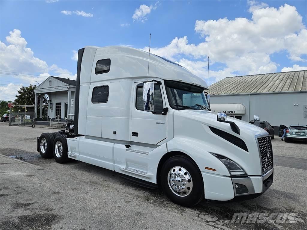 Volvo VNL64T860 Trekkers