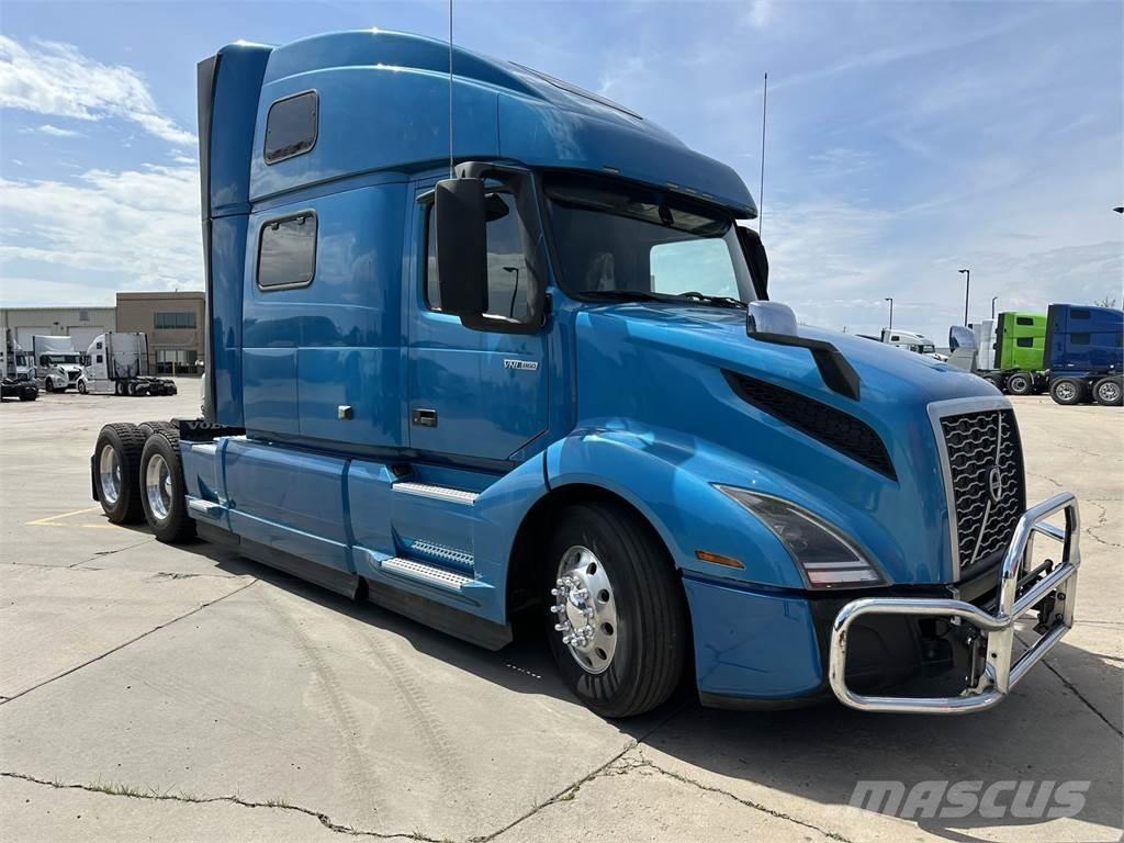 Volvo VNL64T860 Trekkers