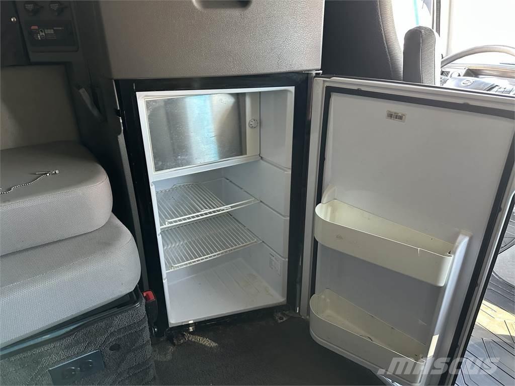 Volvo VNL64T860 Trekkers