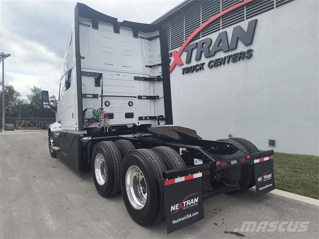 Volvo VNL64T860 Trekkers