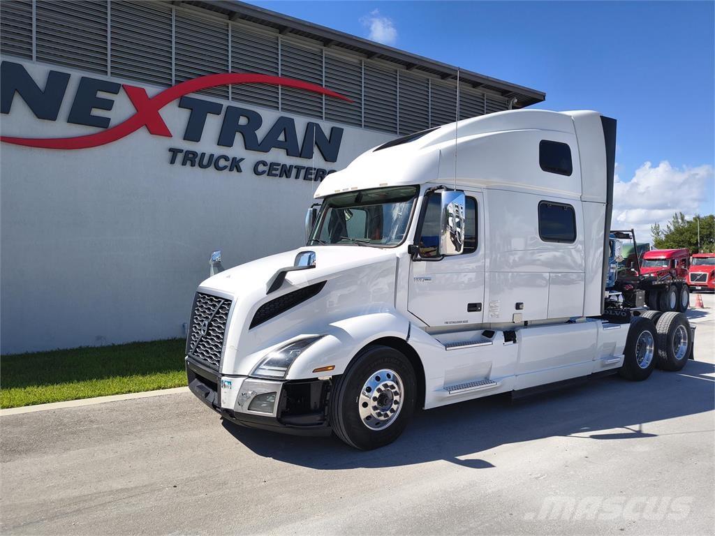 Volvo VNL64T860 Trekkers