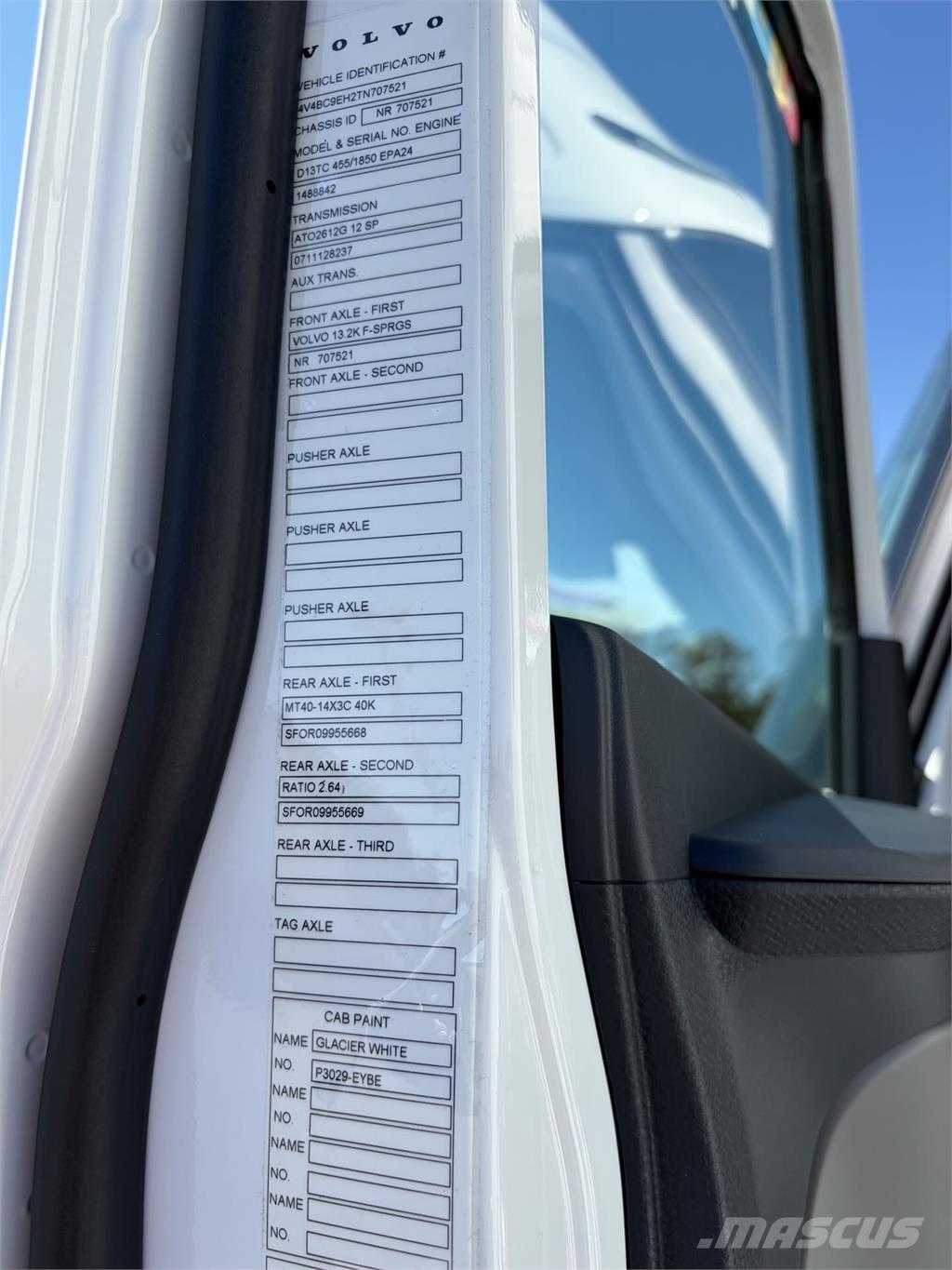 Volvo VNL64T860 Trekkers