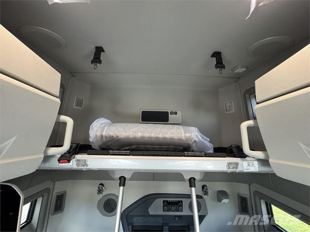 Volvo VNL64T860 Trekkers