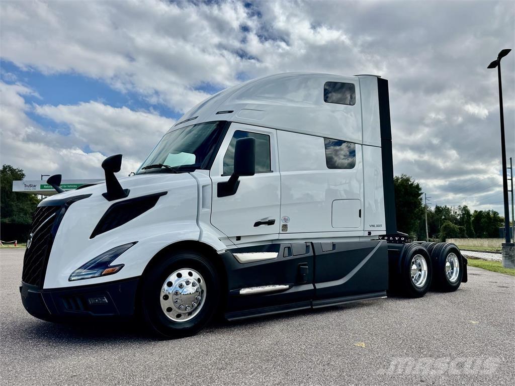 Volvo VNL64T860 Trekkers