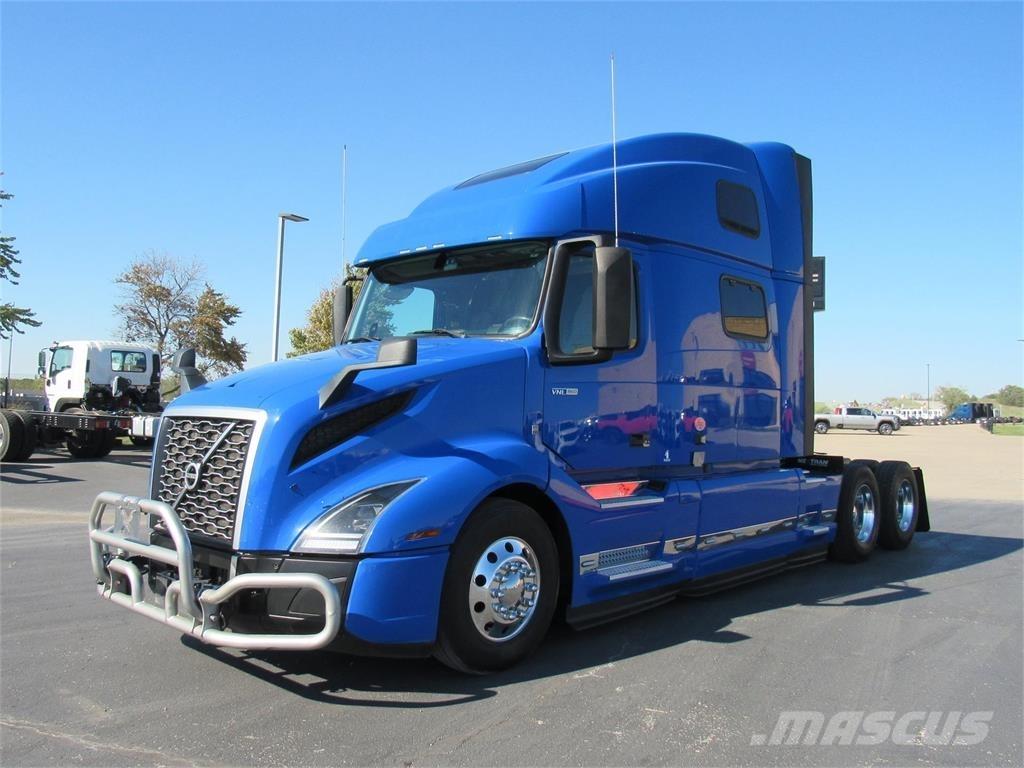 Volvo VNL860 Trekkers