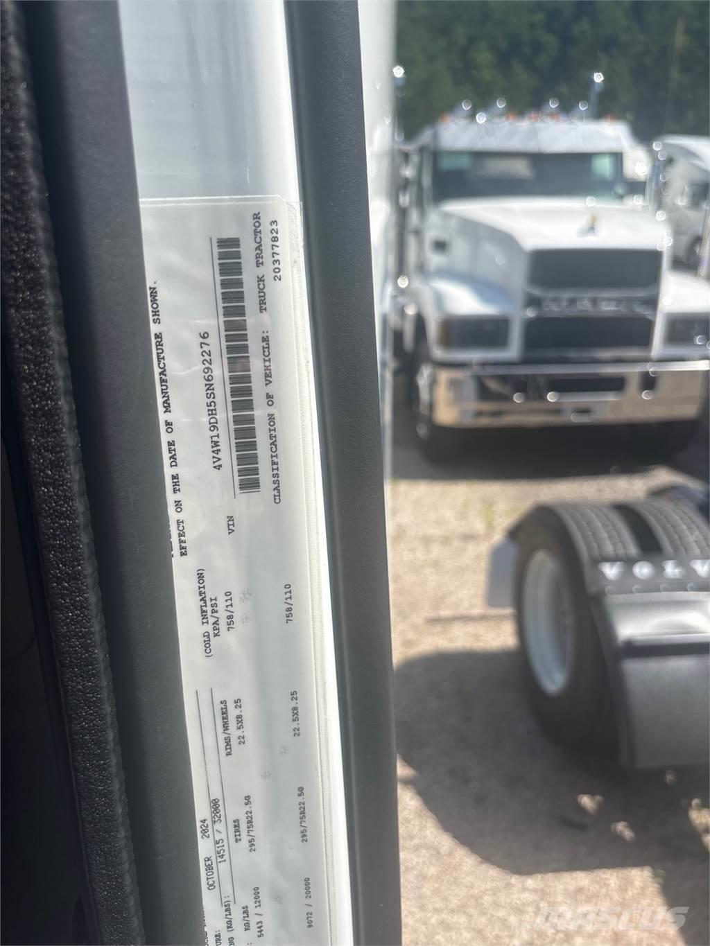 Volvo VNR42T300 Trekkers