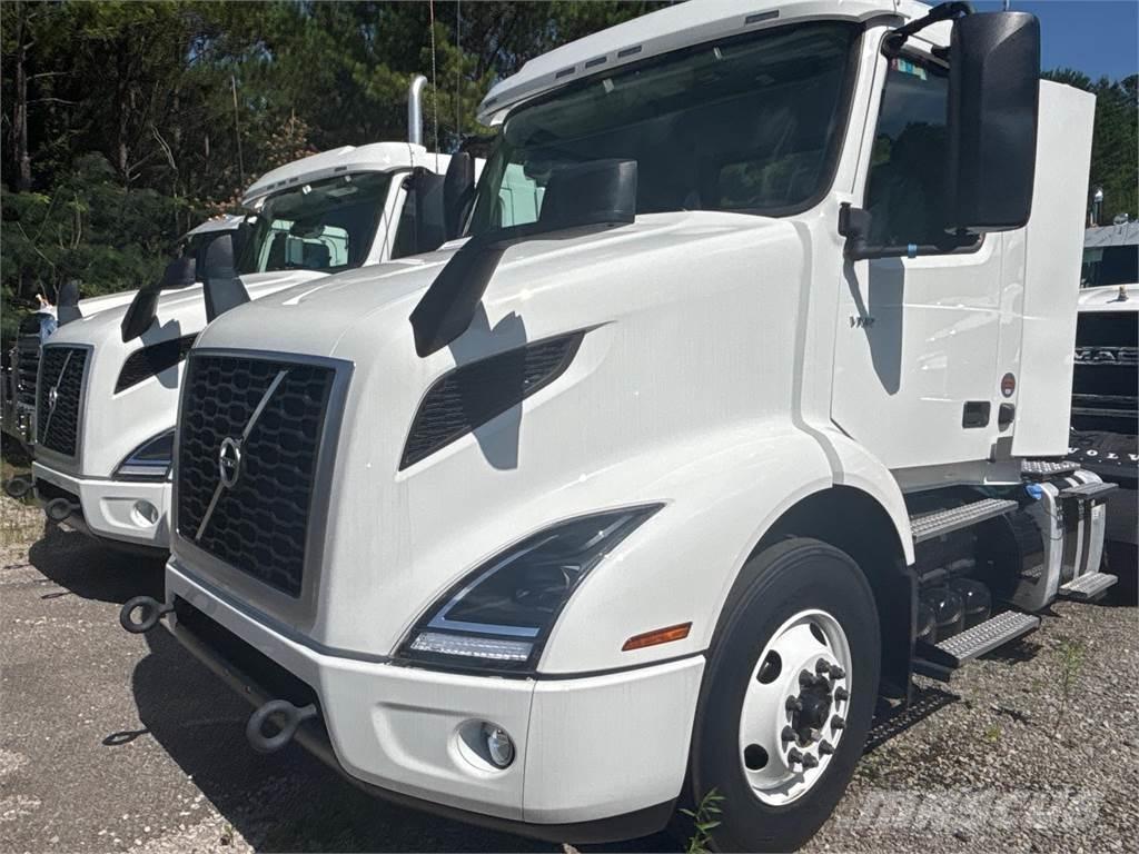 Volvo VNR42T300 Trekkers