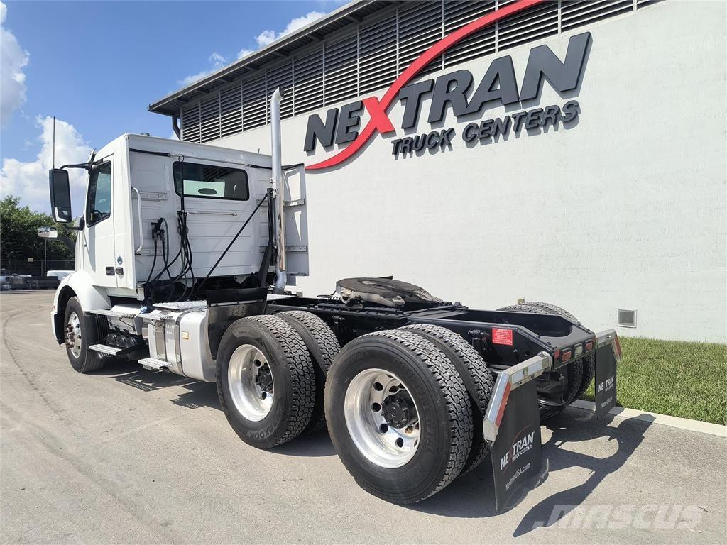 Volvo VNR64T Trekkers