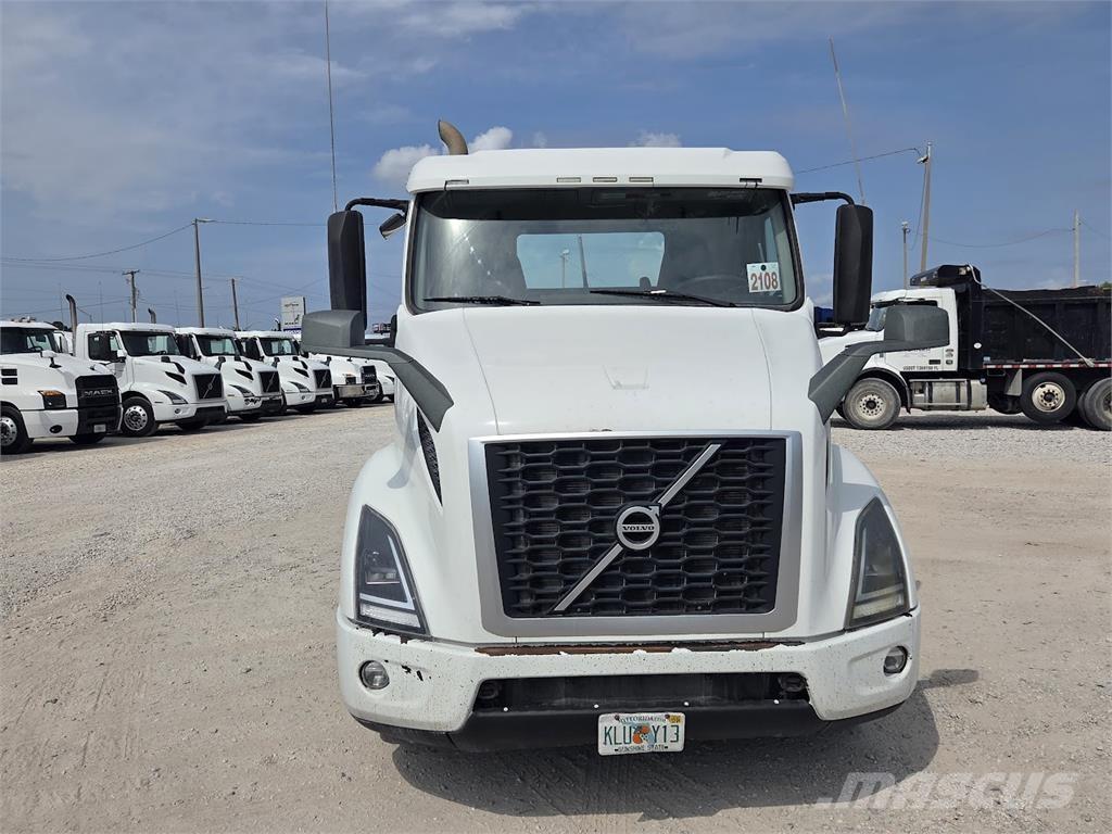 Volvo VNR64T300 Trekkers