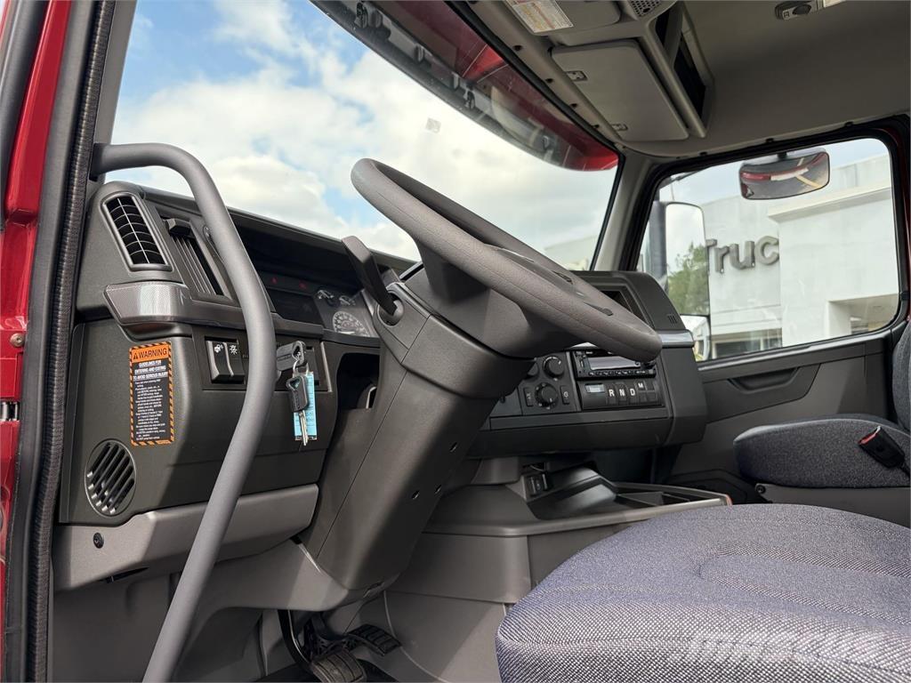 Volvo VNR64T300 Trekkers