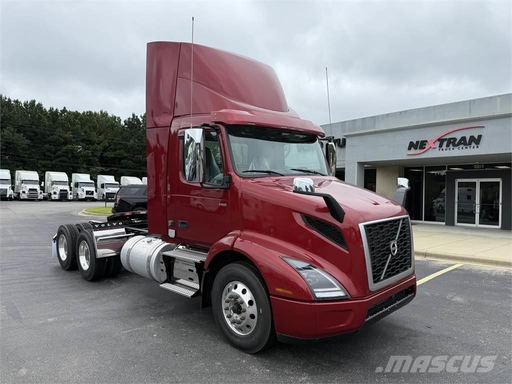Volvo VNR64T300 Trekkers