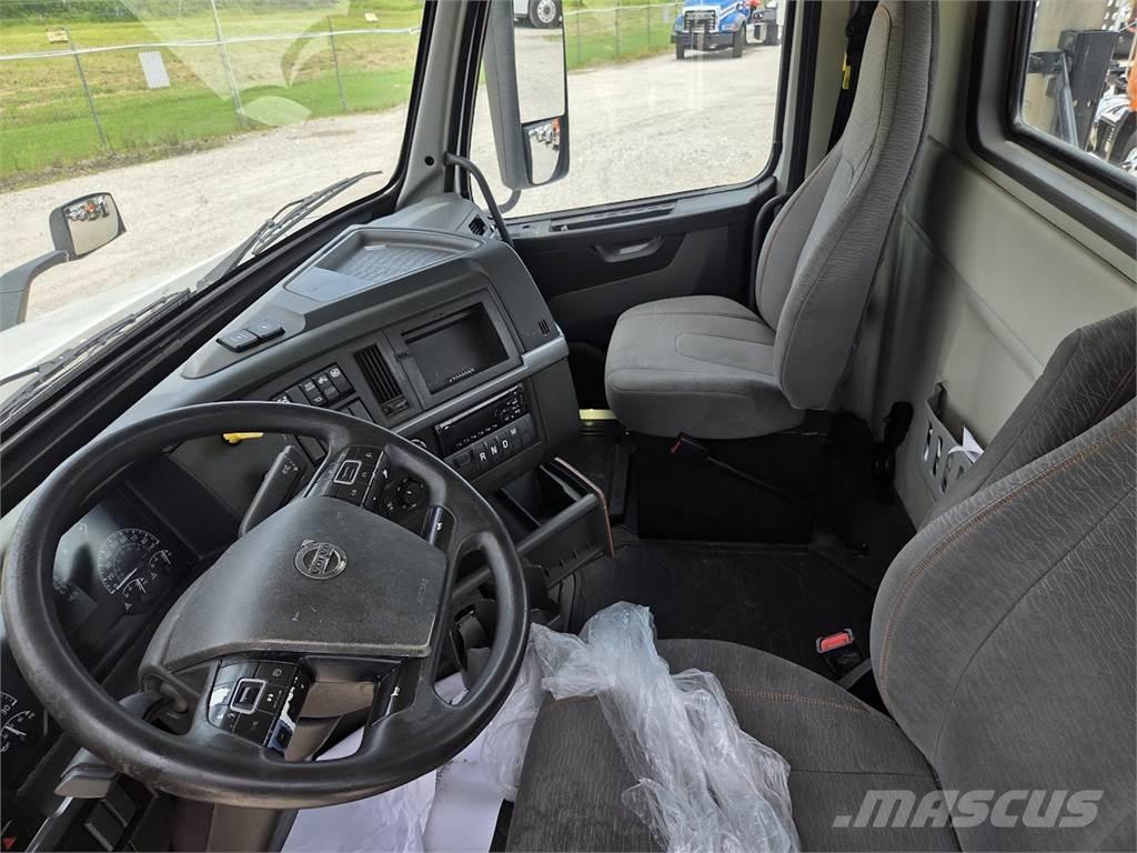 Volvo VNR64T300 Trekkers