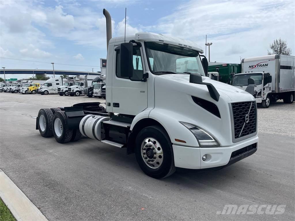 Volvo VNR64T300 Trekkers