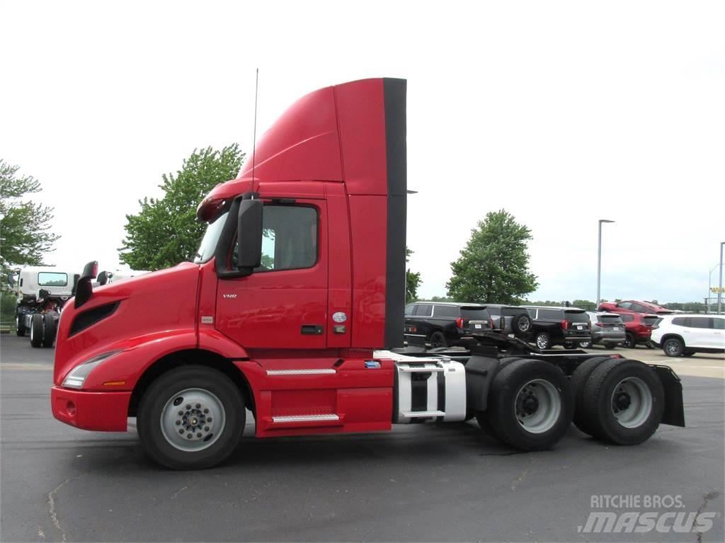 Volvo VNR64T300 Trekkers