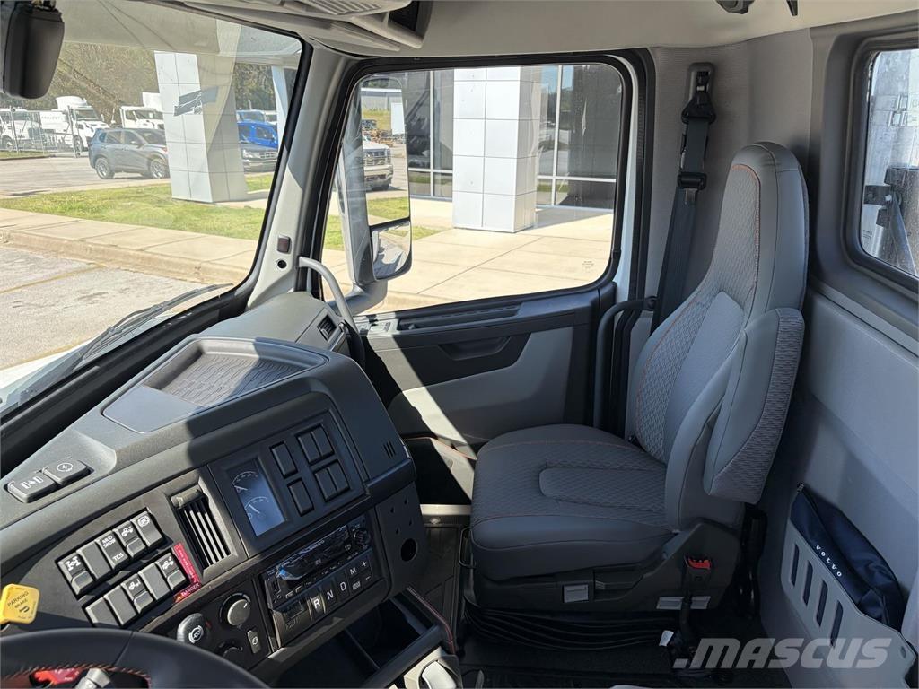 Volvo VNR64T300 Trekkers