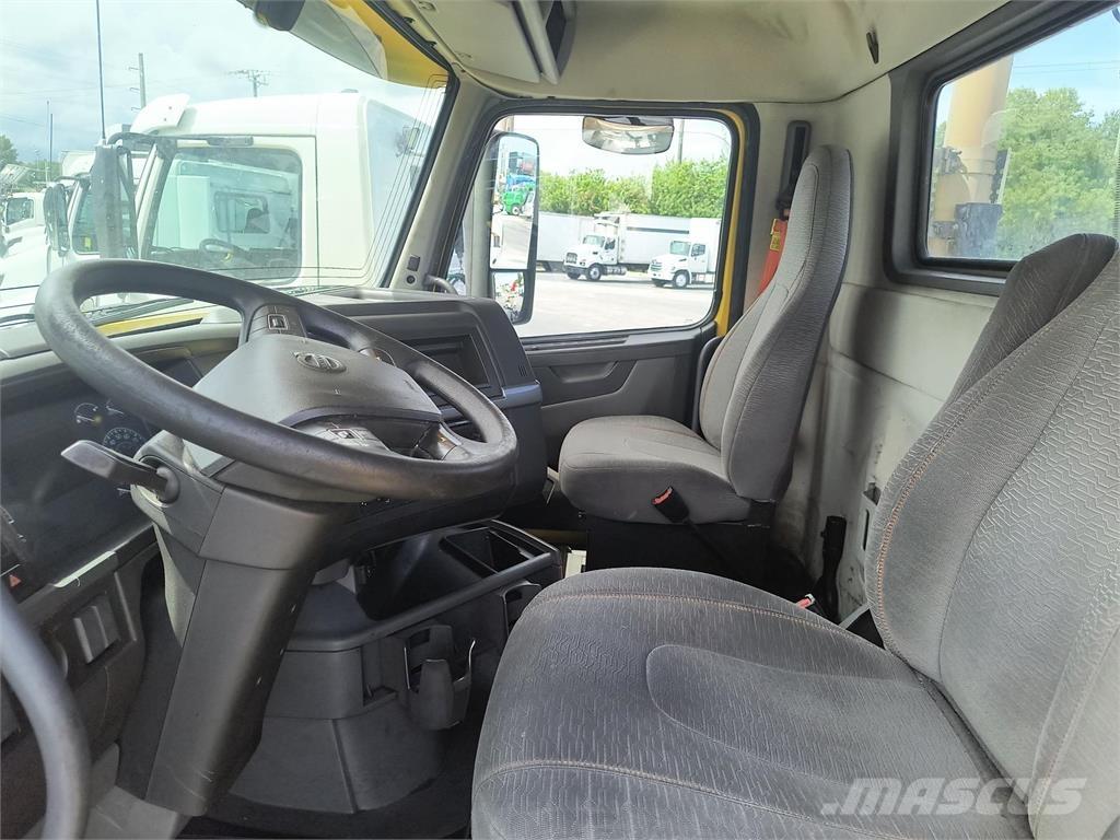 Volvo VNR64T300 Trekkers