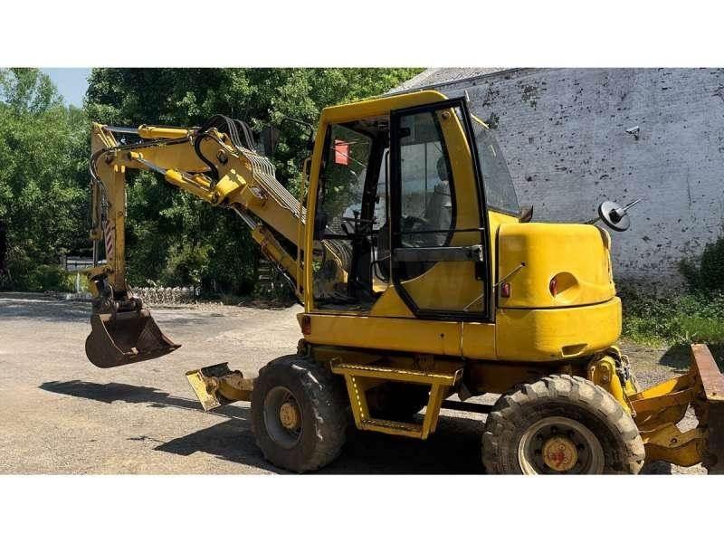 Komatsu PW75 Wielgraafmachines