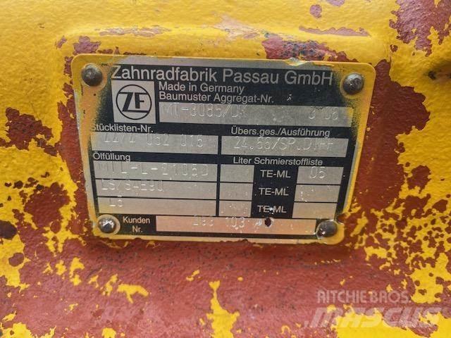 CASE 821 c axles Assen