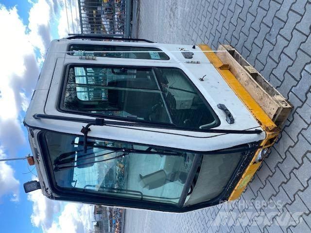 Liebherr R 914 B Cabine en interieur