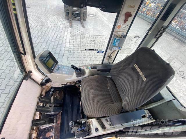 Liebherr R 914 B Cabine en interieur