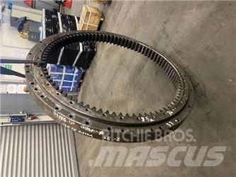 Volvo EC 240 ŁOŻYSKO Chassis en ophanging