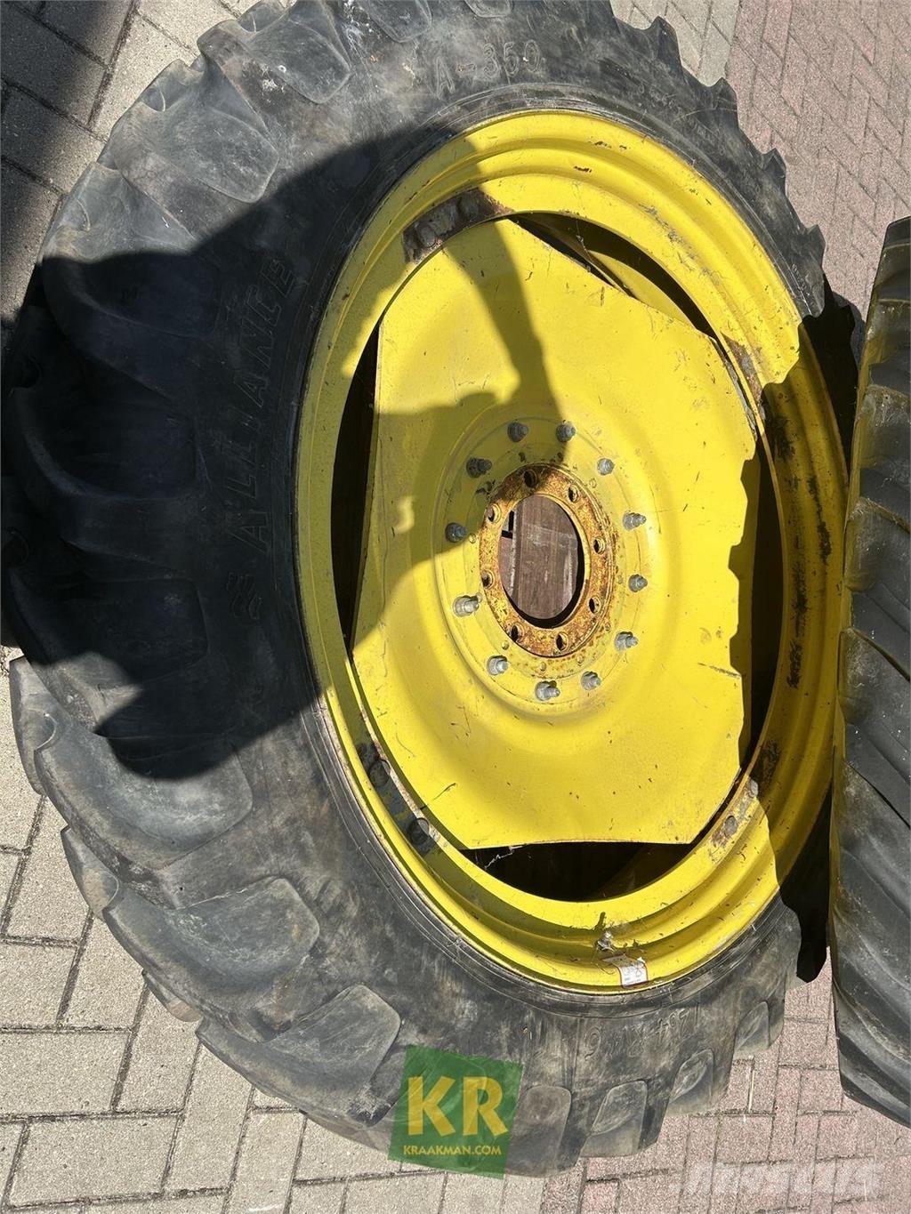 Alliance 12.4R46 Banden, wielen en velgen