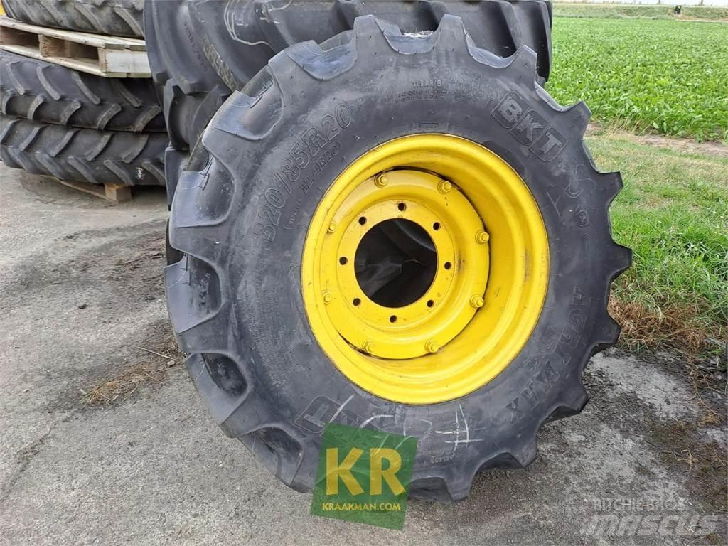 BKT 320/85R20 855 Banden, wielen en velgen