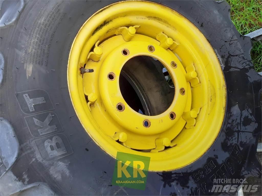 BKT 320/85R20 855 Banden, wielen en velgen