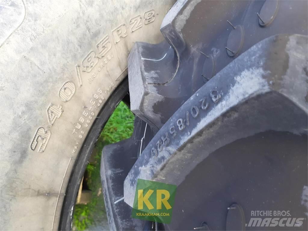 BKT 320/85R20 855 Banden, wielen en velgen