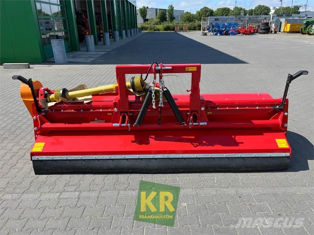 Dücker UM Klepelmaaiers