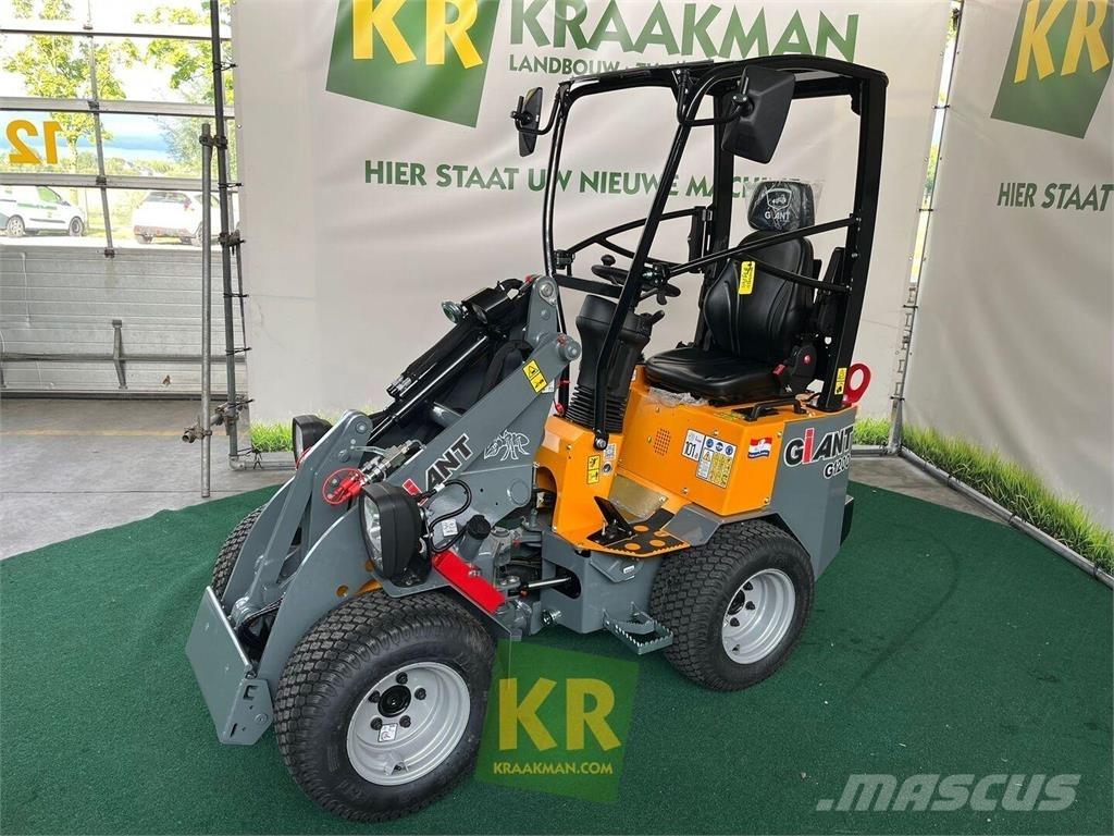 GiANT G1200 Voorladers en gravers