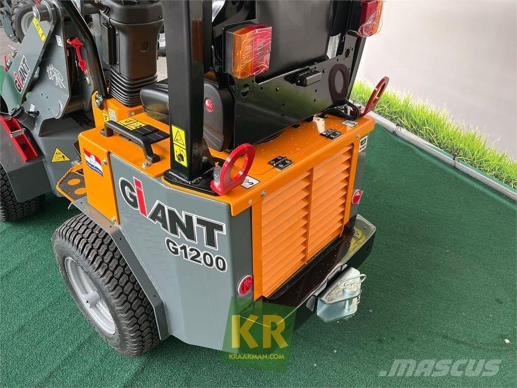 GiANT G1200 Voorladers en gravers