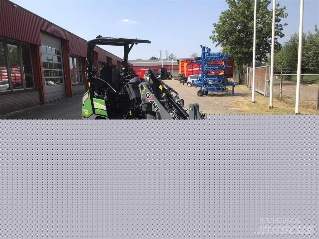 GiANT G2200E Voorladers en gravers