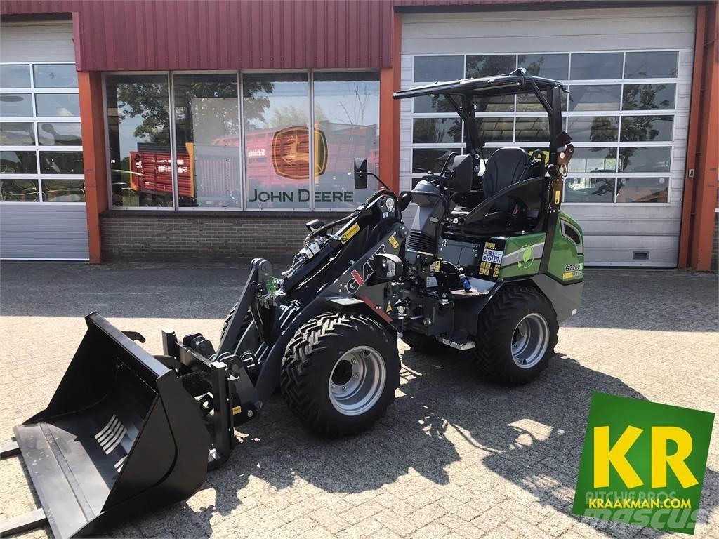 GiANT G2200E Voorladers en gravers