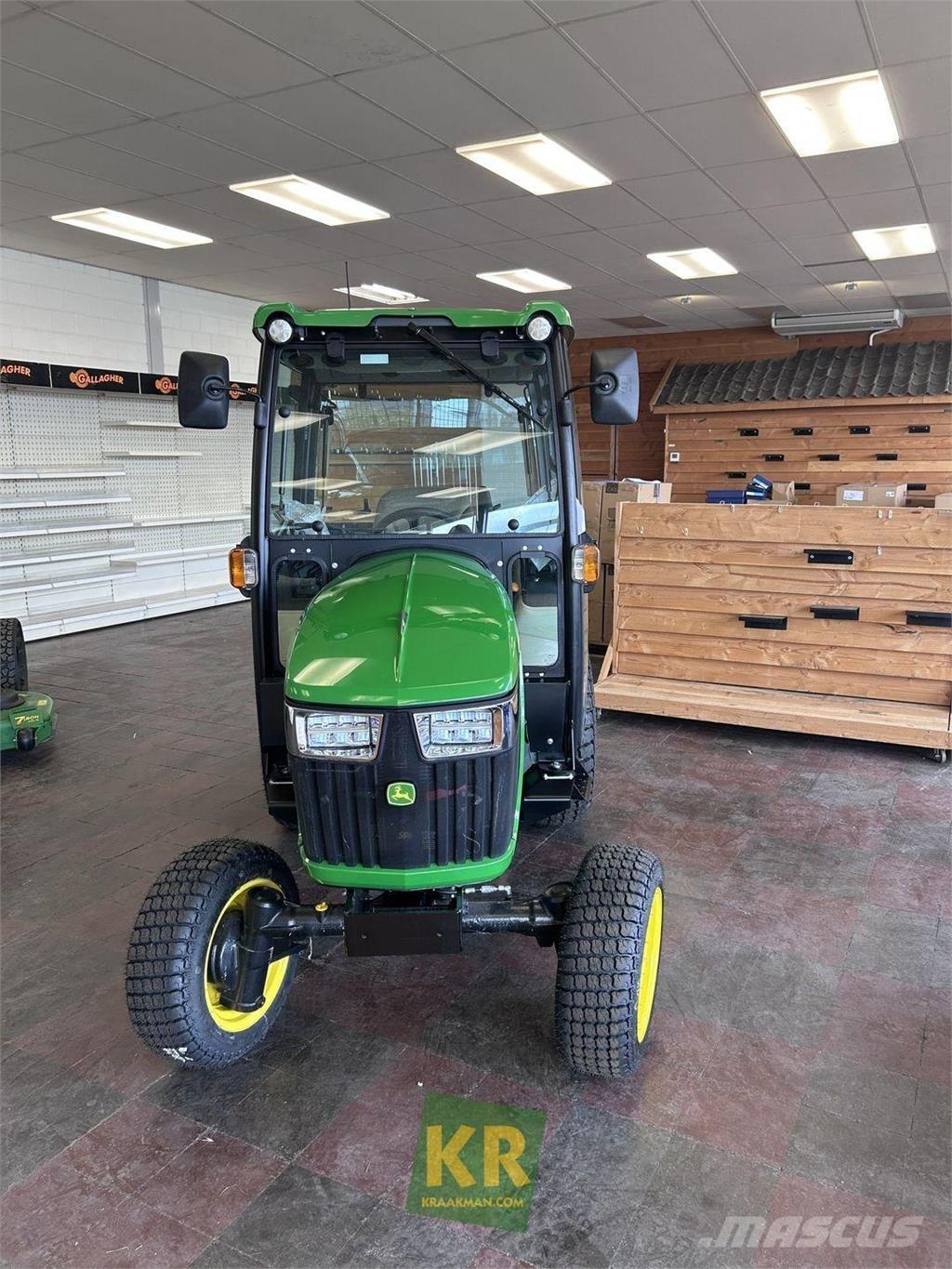 John Deere 2032R Compacttrekkers