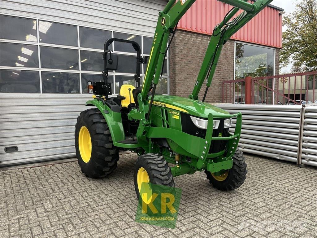 John Deere 4049M Compacttrekkers