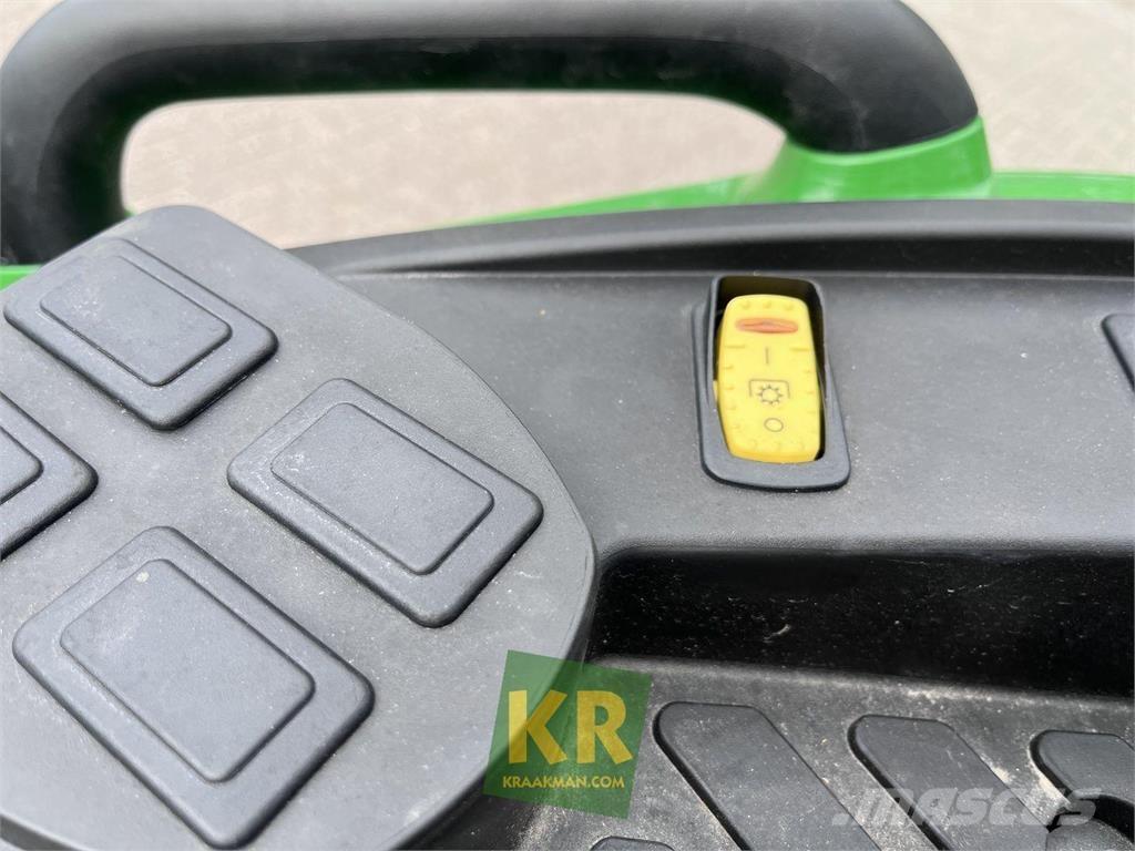 John Deere 4066M Compacttrekkers