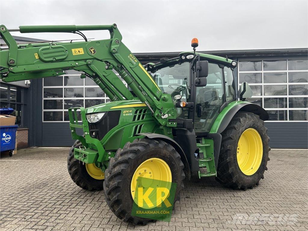John Deere 6110R Tractoren